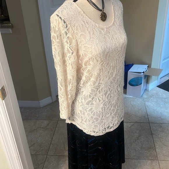 Chico’s size1=M 8-10 ecru lace top - Picture 3 of 5